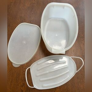 Tupperware Turkey/Ham/Roast Storage Container Set w/Lifter, excellent condition.